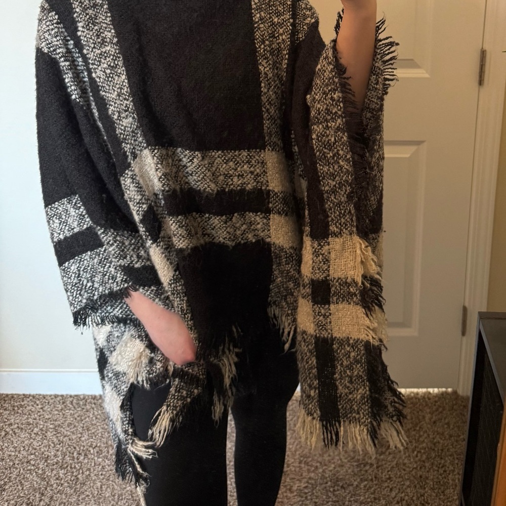 Plaid Black and White Women's Sweater